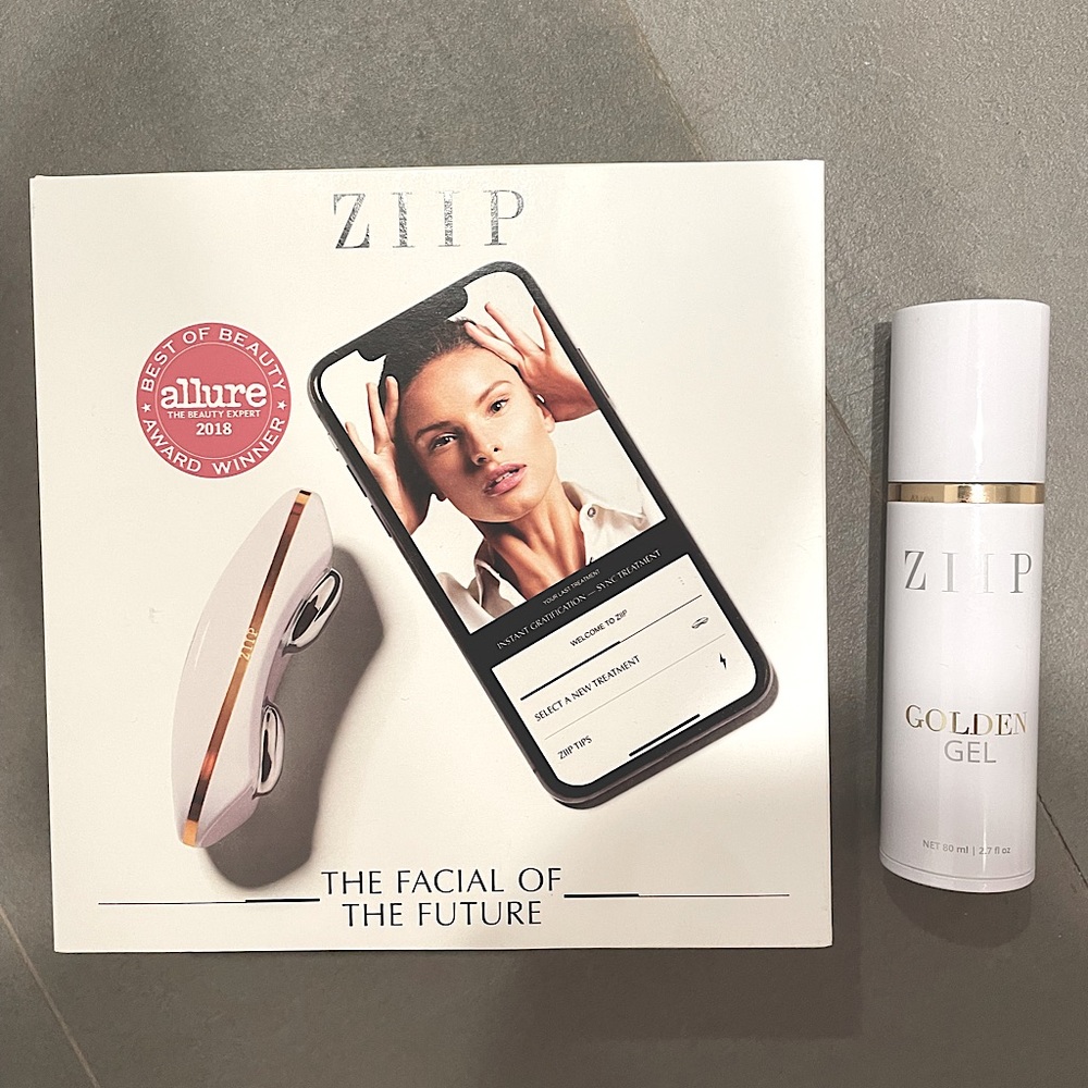 Gently Used once ZIIP - comes with all the attachments. Minor crack in center*